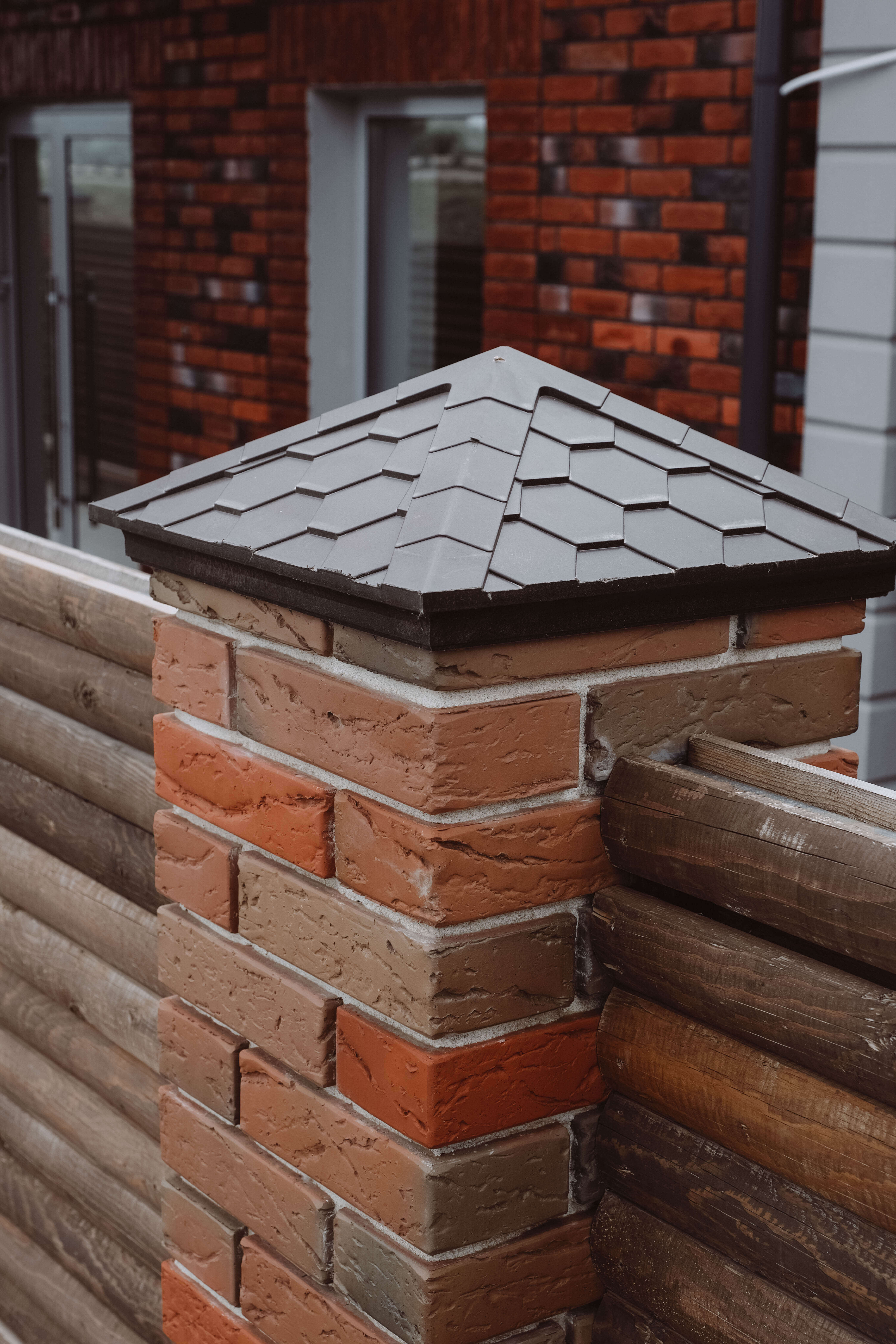 Колпак Zking Эверест Коричневый на столб 1.5х1.5 кирпича (390х390мм) в Химках фото