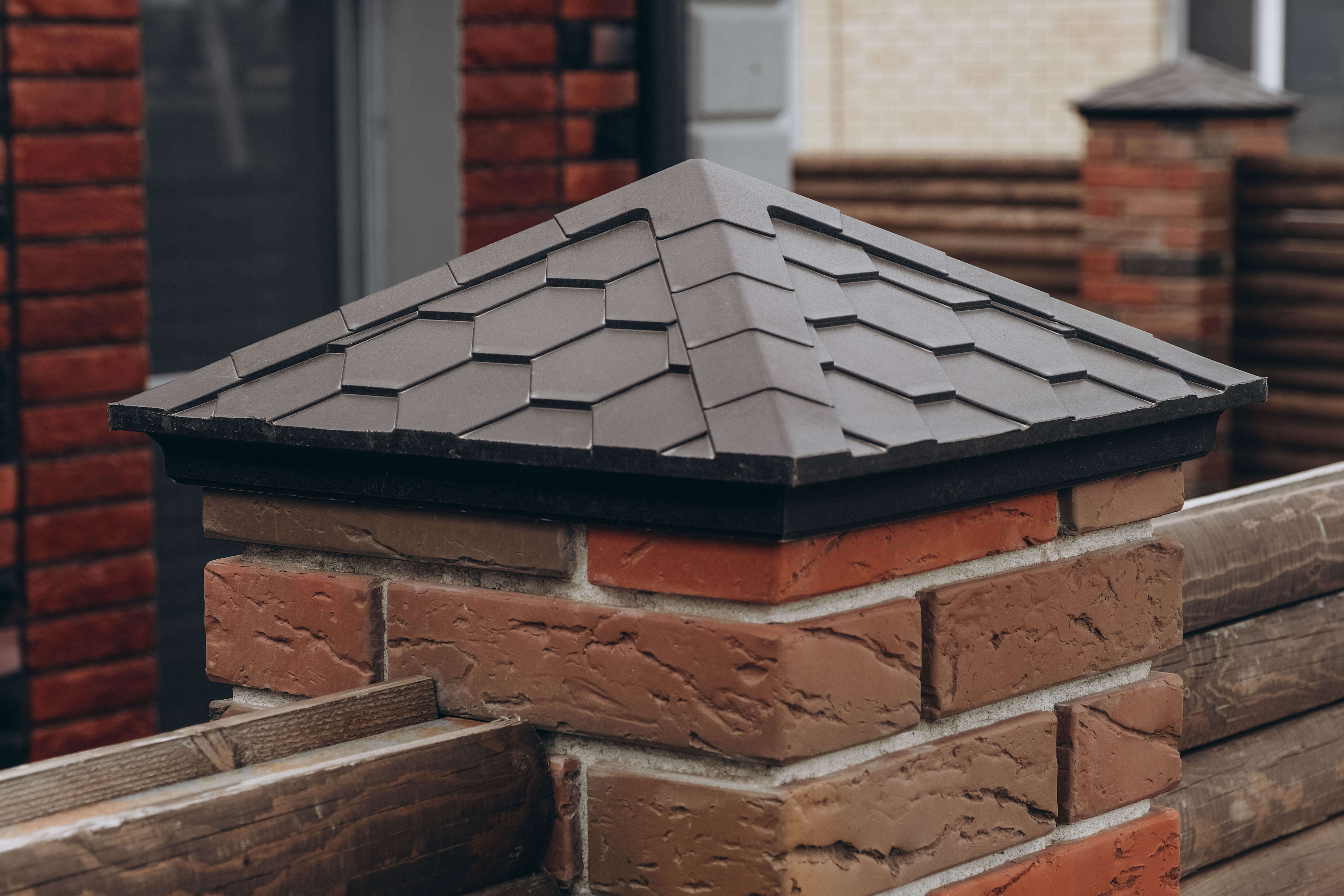 Колпак Zking Эверест Коричневый на столб 1.5х1.5 кирпича (390х390мм) в Химках фото